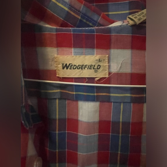 Wedgefield vintage thin short sleeved button down - Picture 2 of 3